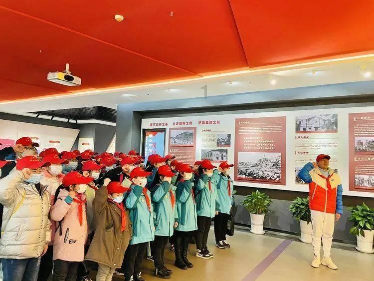 临高县民政局、慈善总会开展“迎新春送温暖”活动